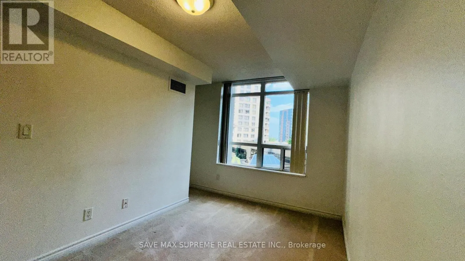 527 - 3888 DUKE OF YORK BOULEVARD