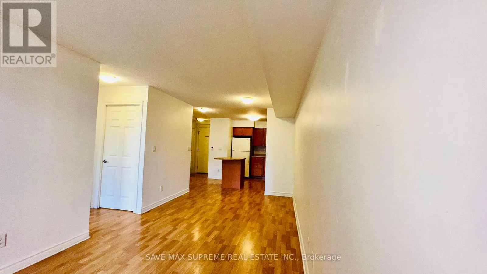 527 - 3888 DUKE OF YORK BOULEVARD