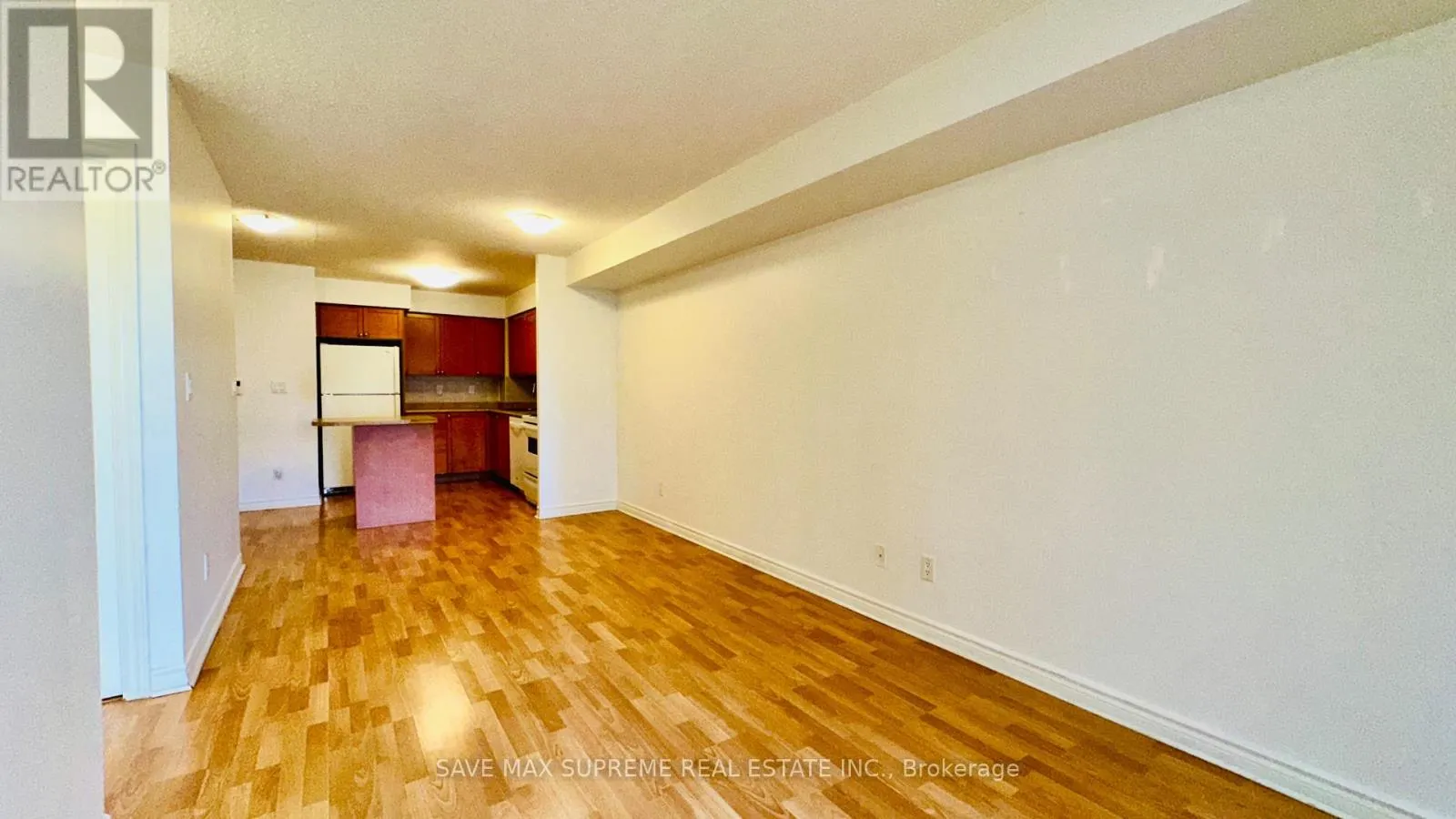 527 - 3888 DUKE OF YORK BOULEVARD