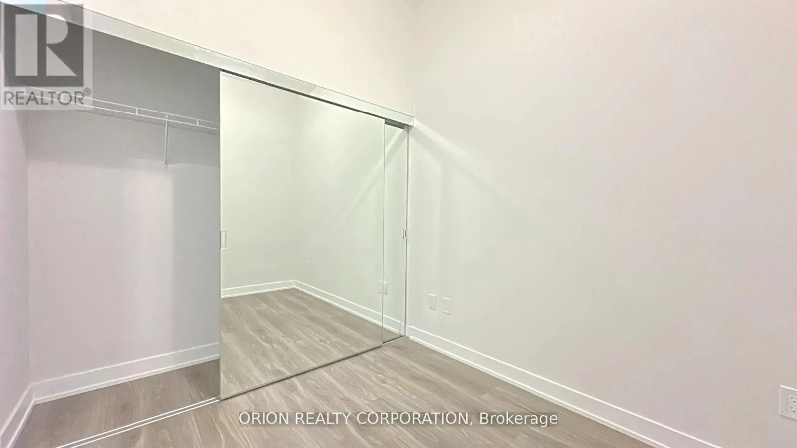510 - 430 SQUARE ONE DRIVE