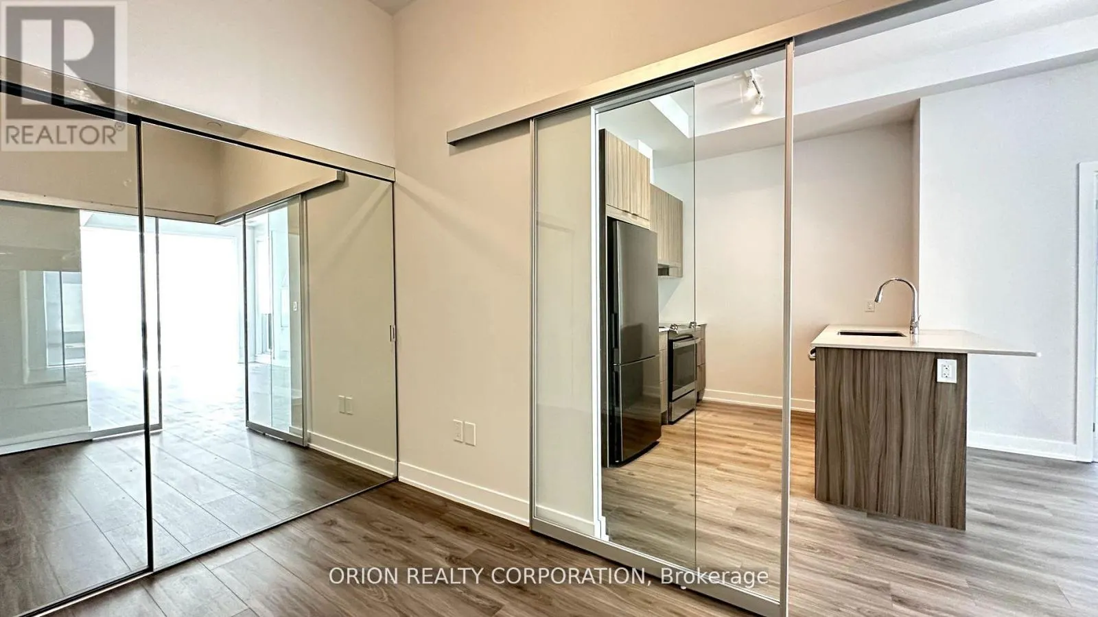 510 - 430 SQUARE ONE DRIVE