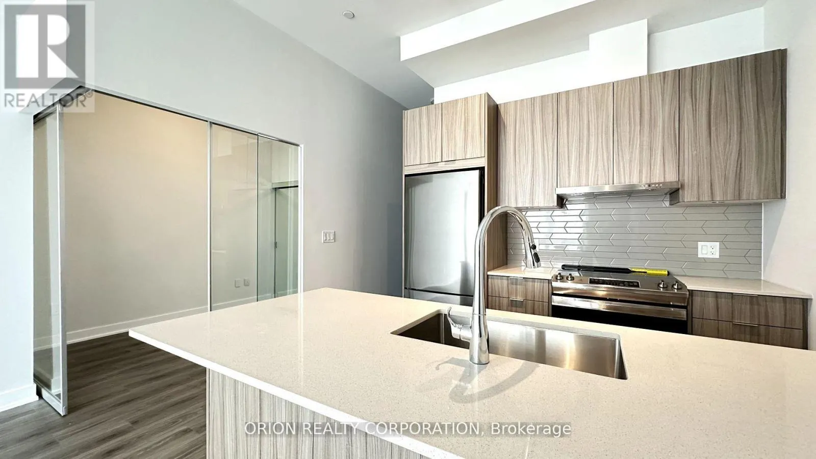 510 - 430 SQUARE ONE DRIVE