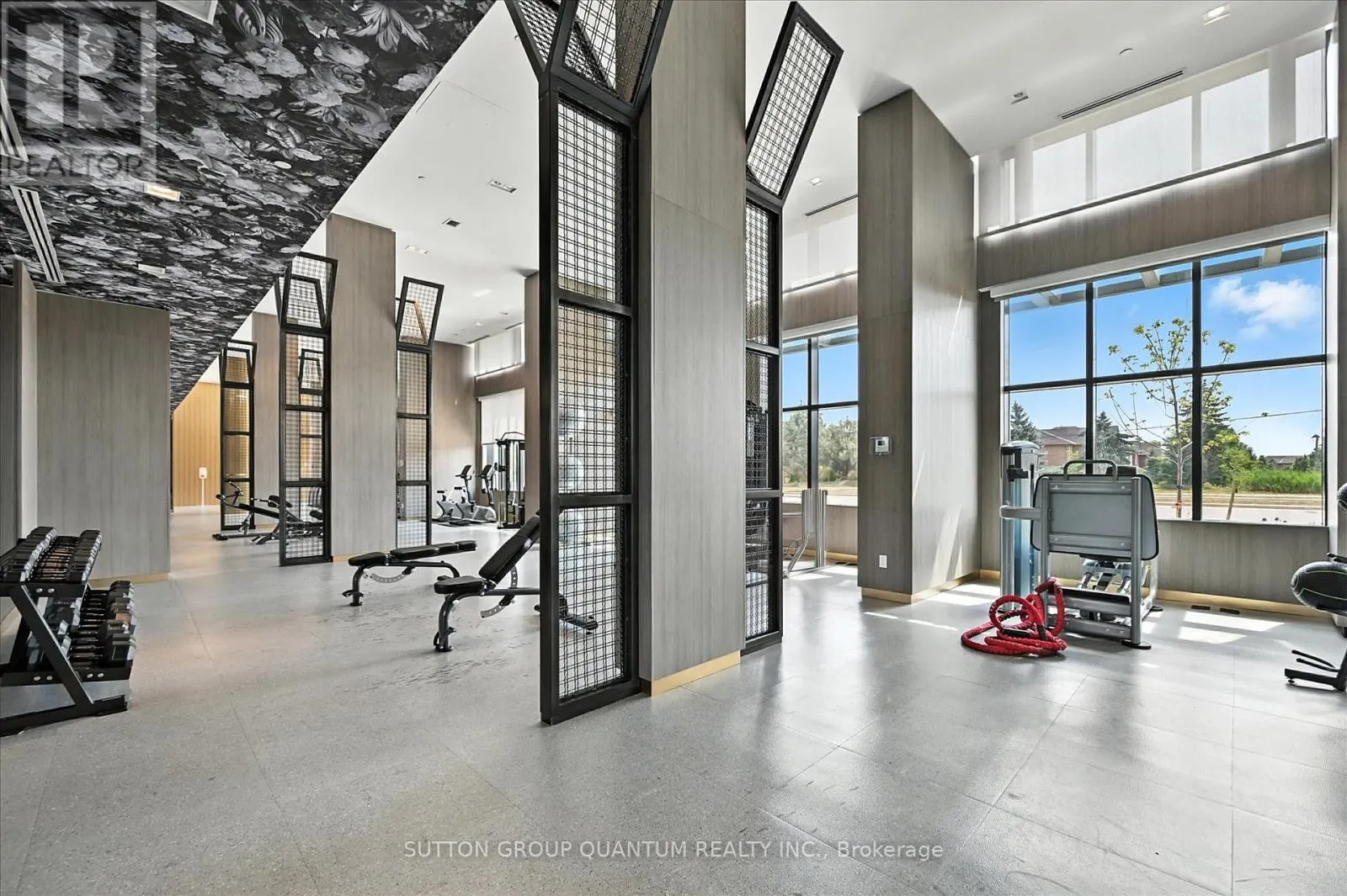 PH06 - 405 DUNDAS STREET W