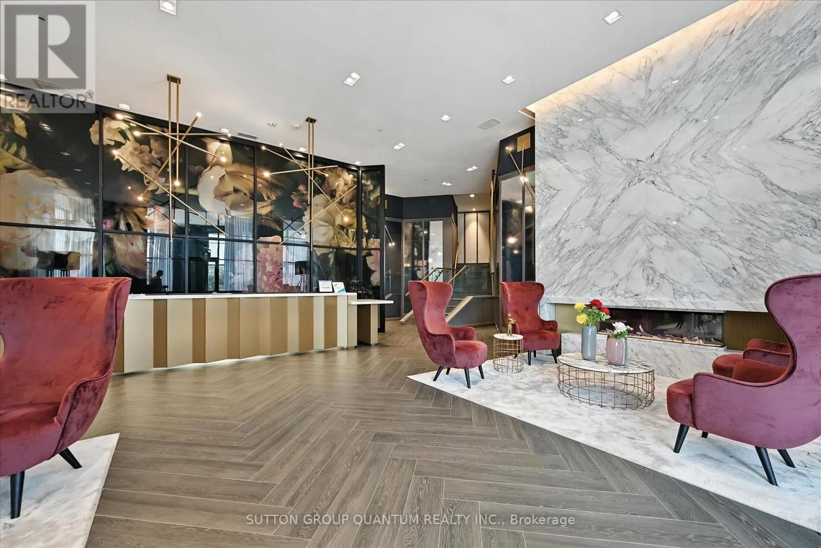 PH06 - 405 DUNDAS STREET W