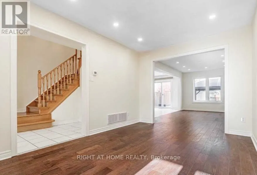 7049 GRAYDON COURT