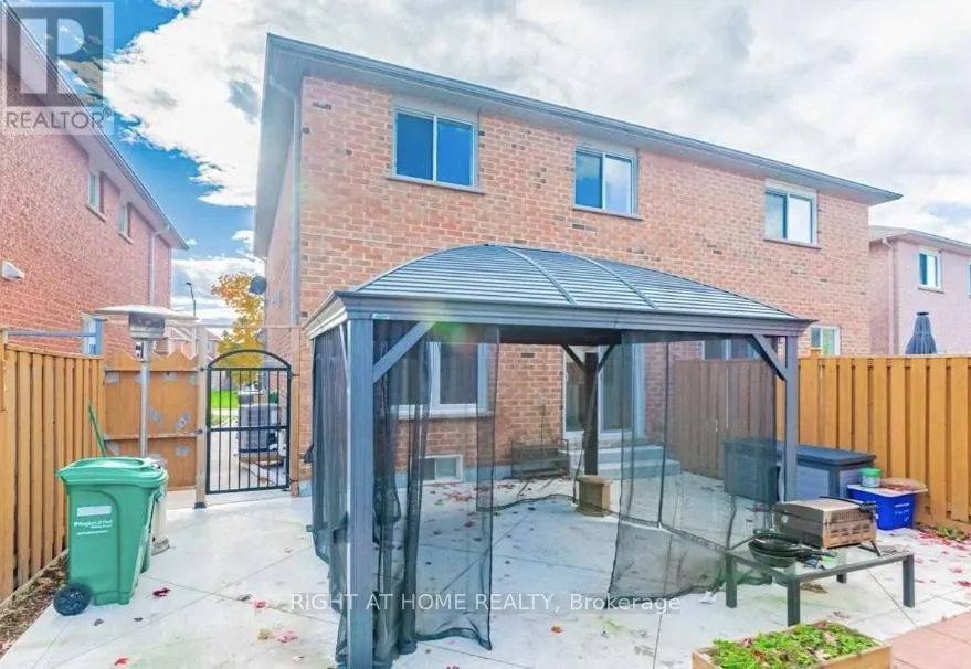 7049 GRAYDON COURT