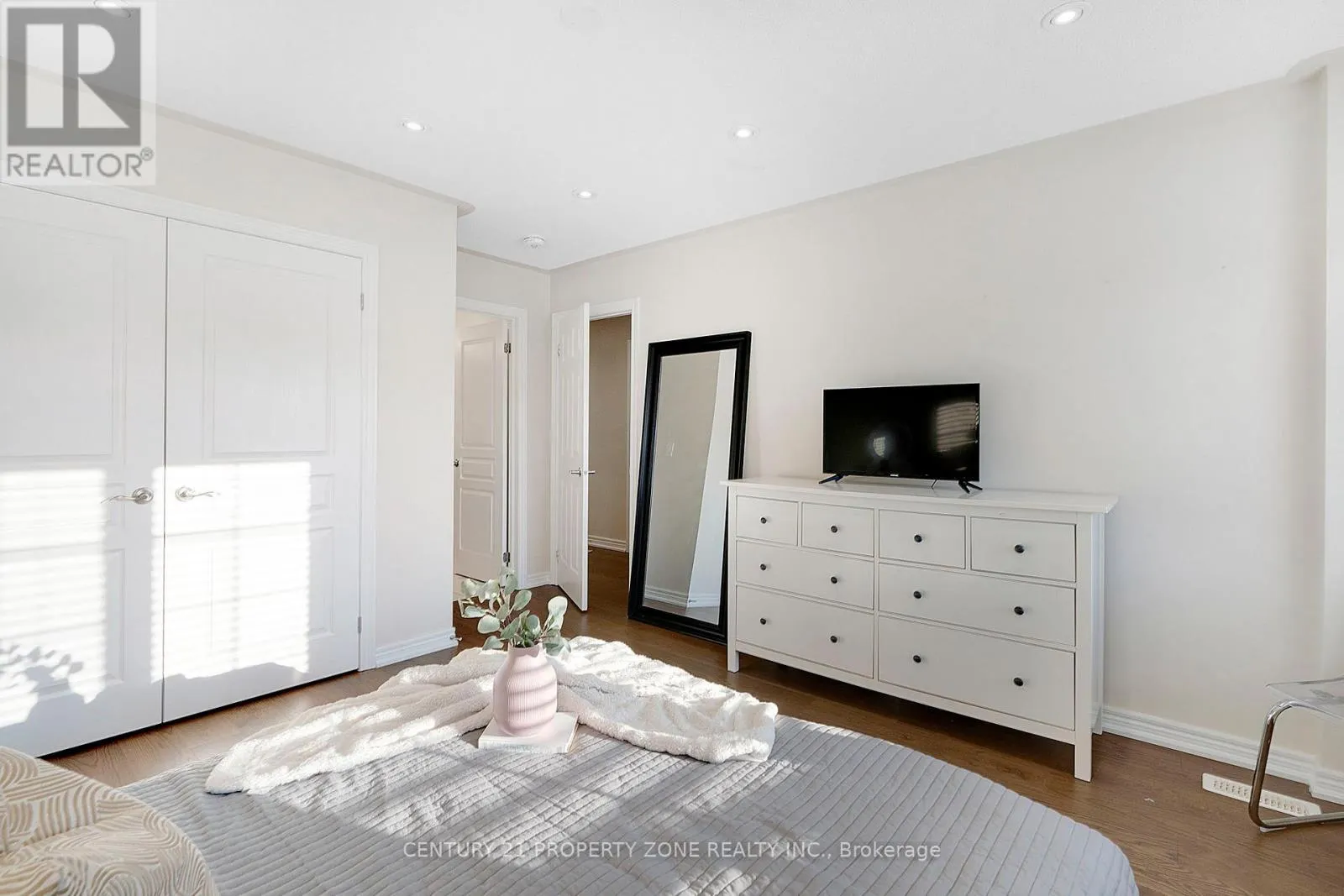 161 BONNIE BRAES DRIVE