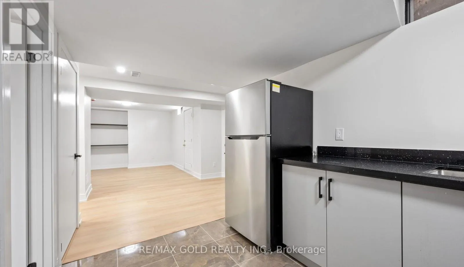 68 BLACKWELL PLACE N
