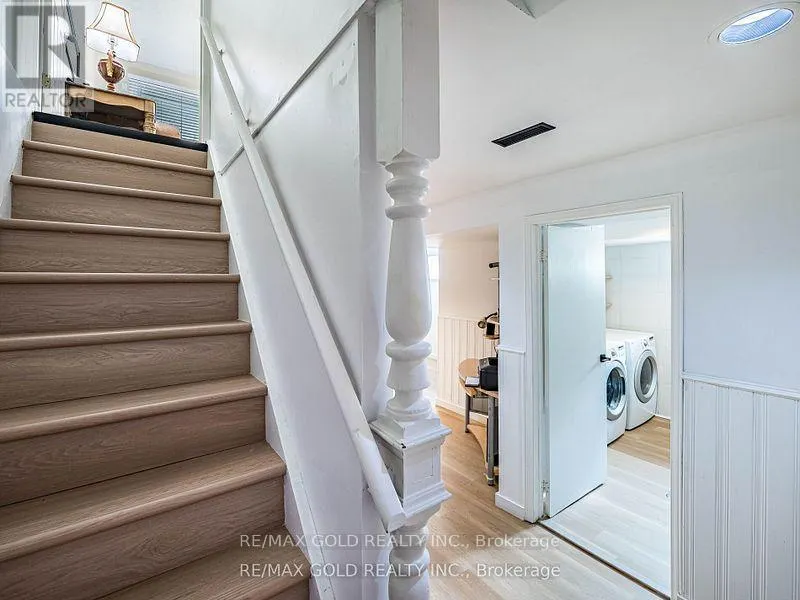33 ST. EMILION WAY