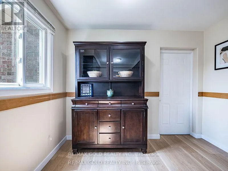33 ST. EMILION WAY