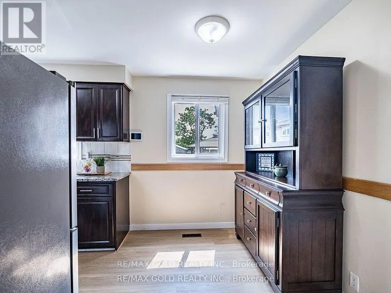 33 ST. EMILION WAY