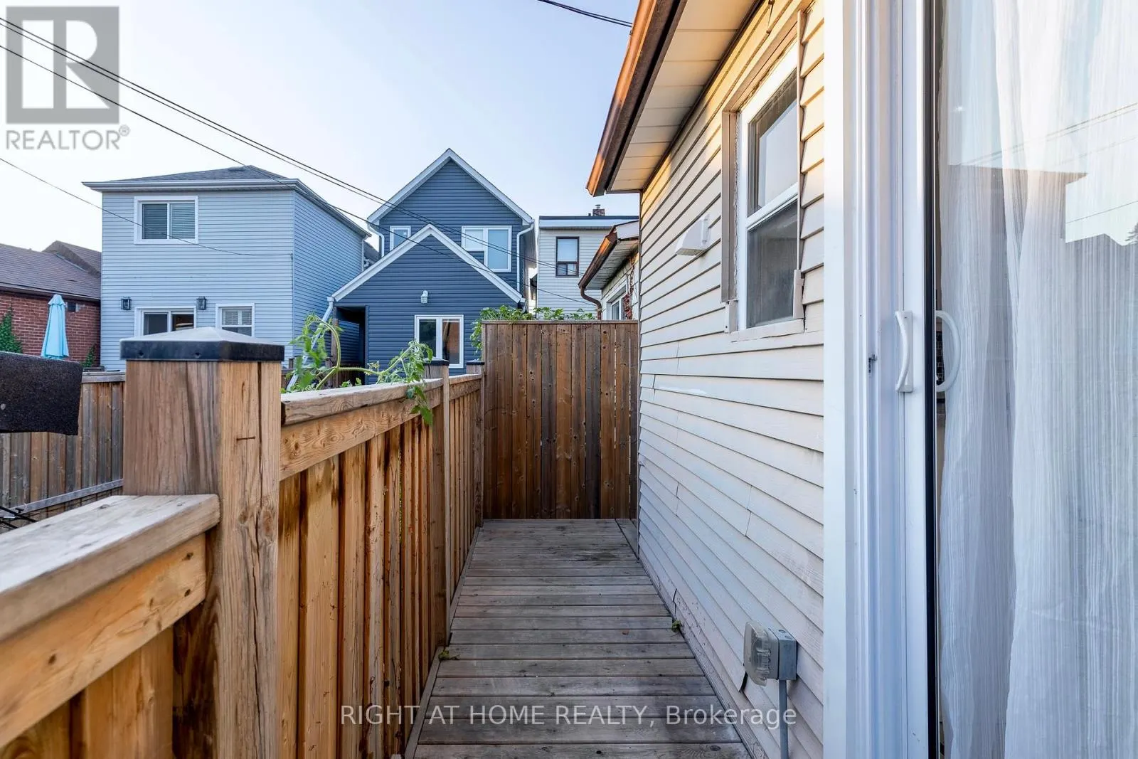 266 EARLSCOURT AVENUE