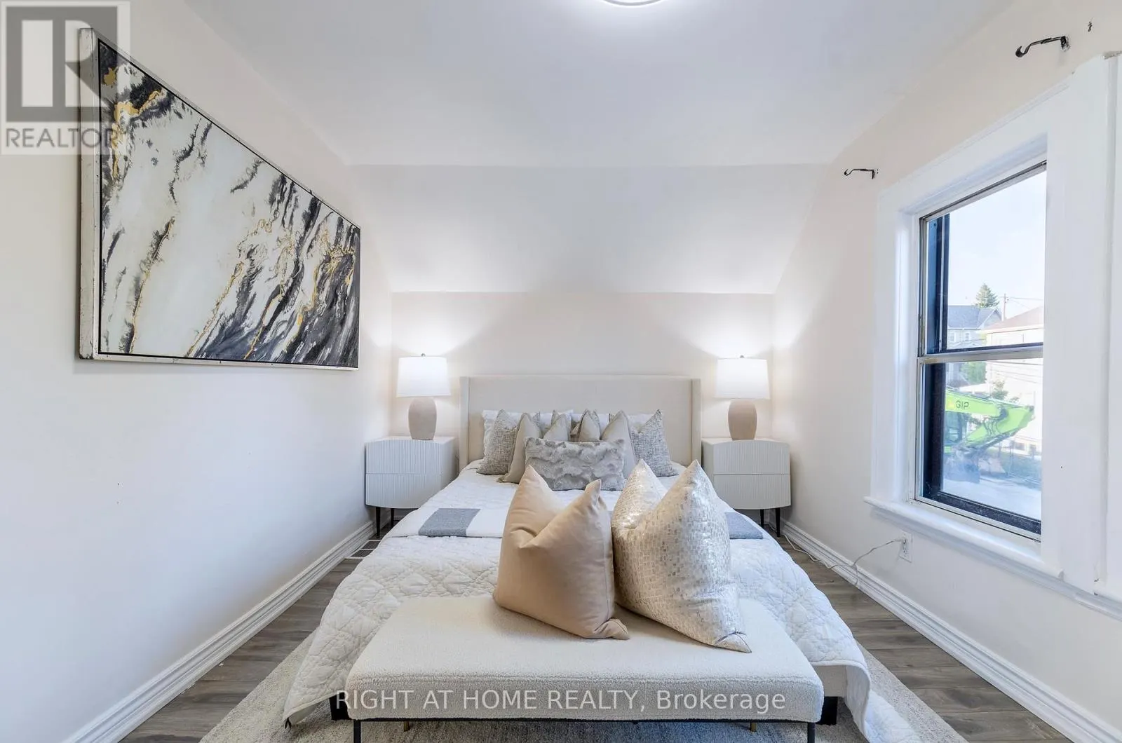 266 EARLSCOURT AVENUE