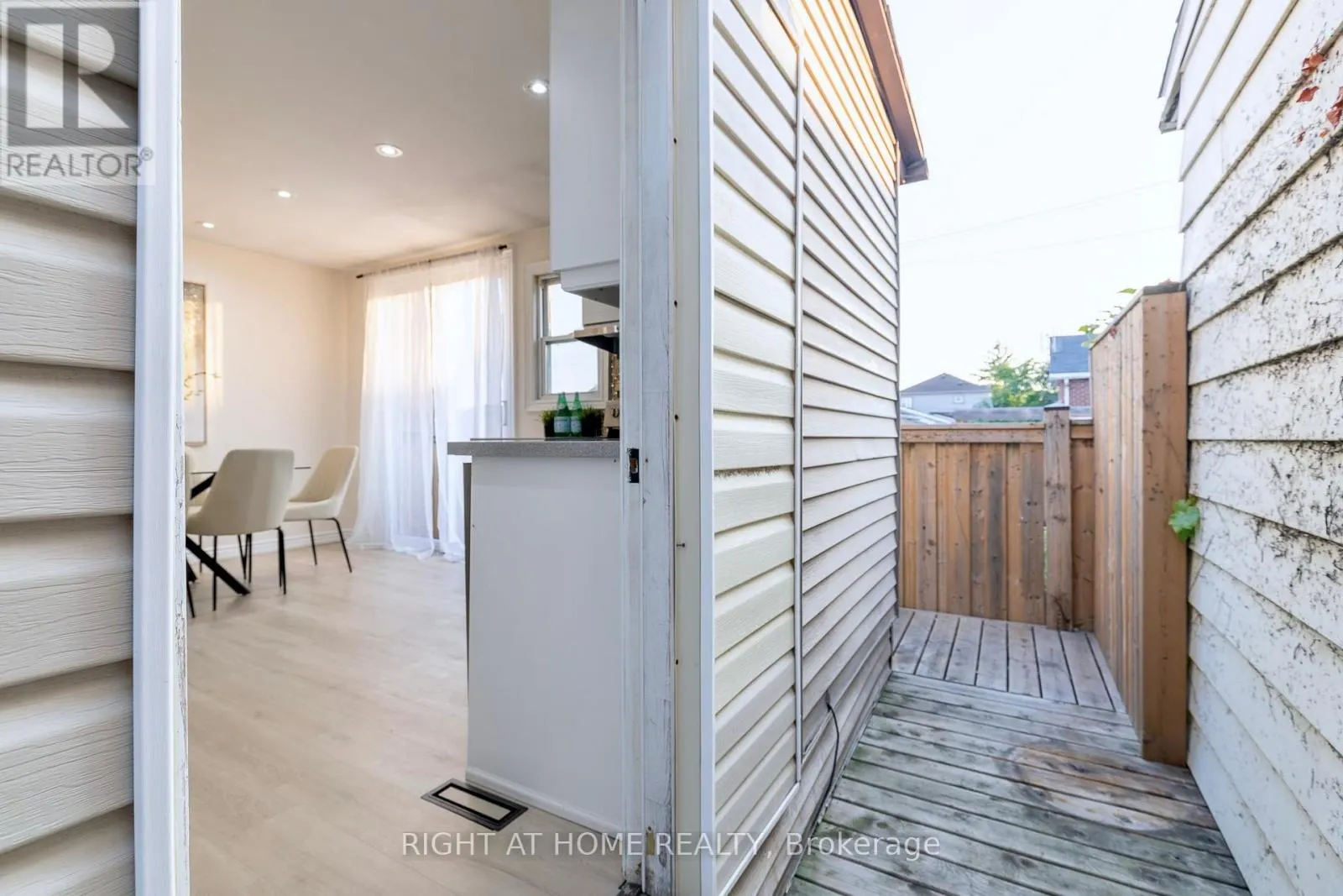 266 EARLSCOURT AVENUE
