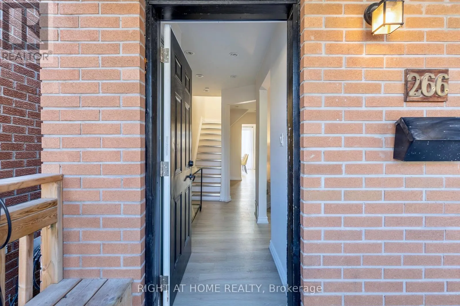 266 EARLSCOURT AVENUE