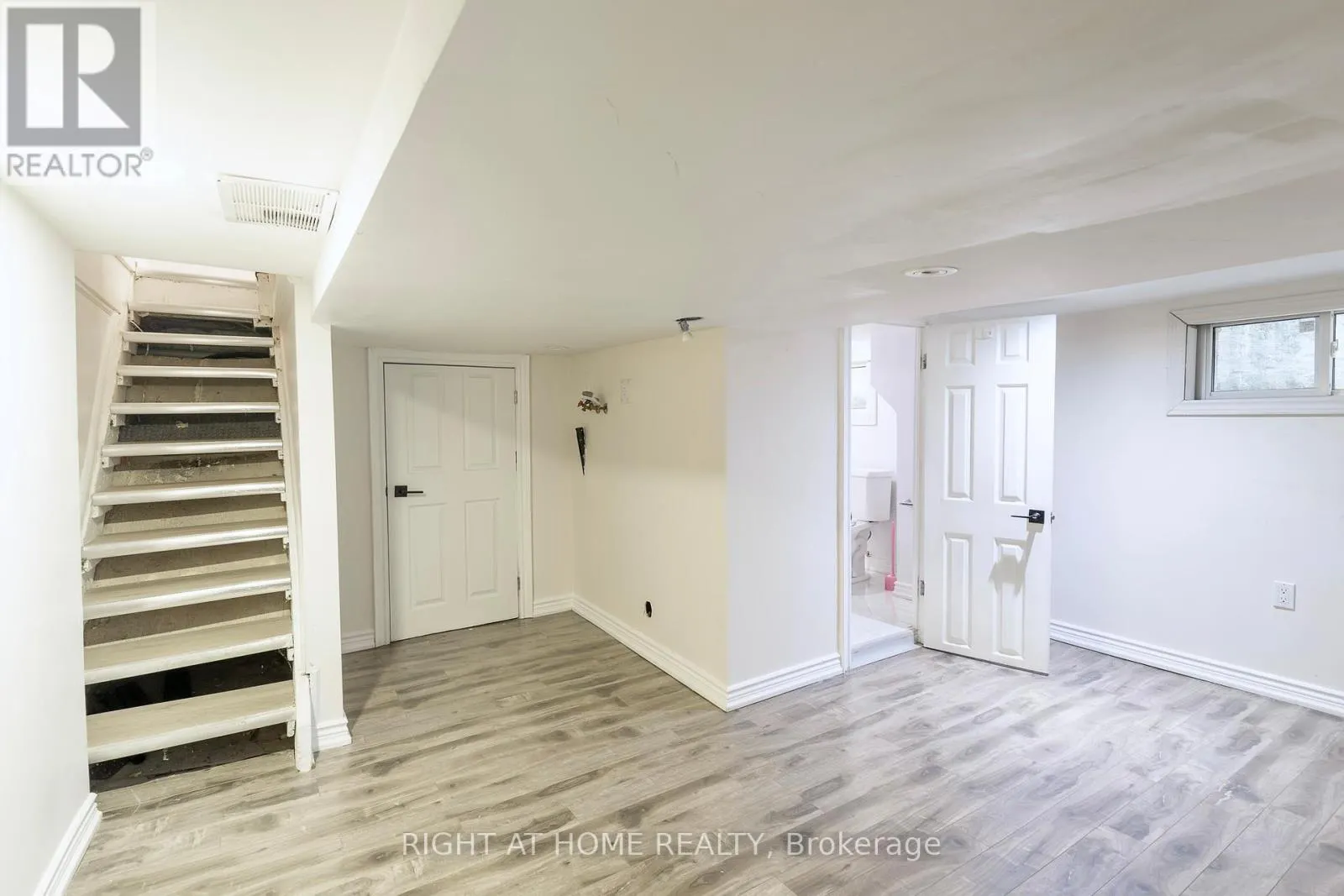 266 EARLSCOURT AVENUE