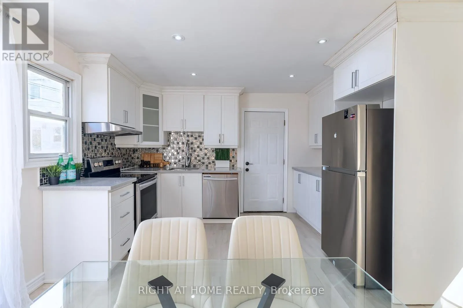 266 EARLSCOURT AVENUE
