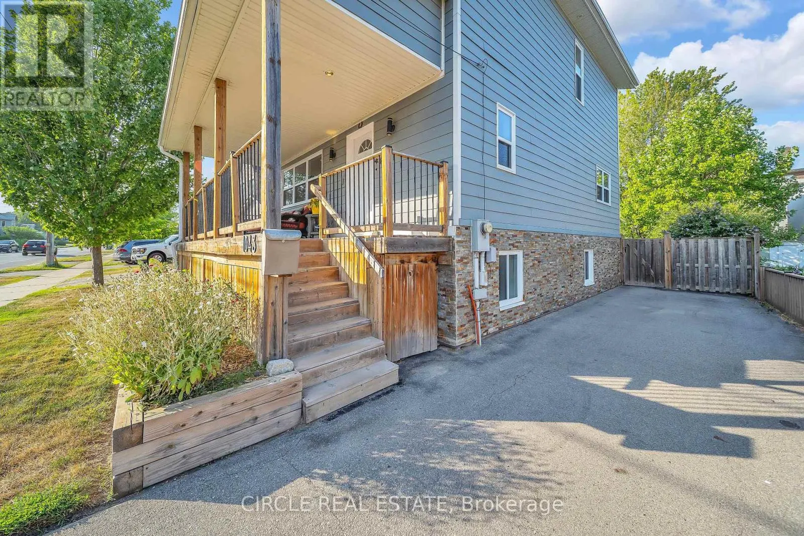 1043 SHAW DRIVE