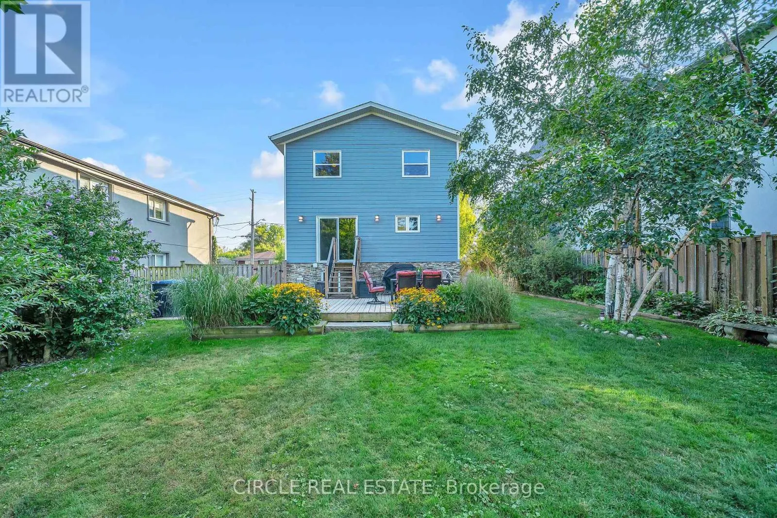 1043 SHAW DRIVE