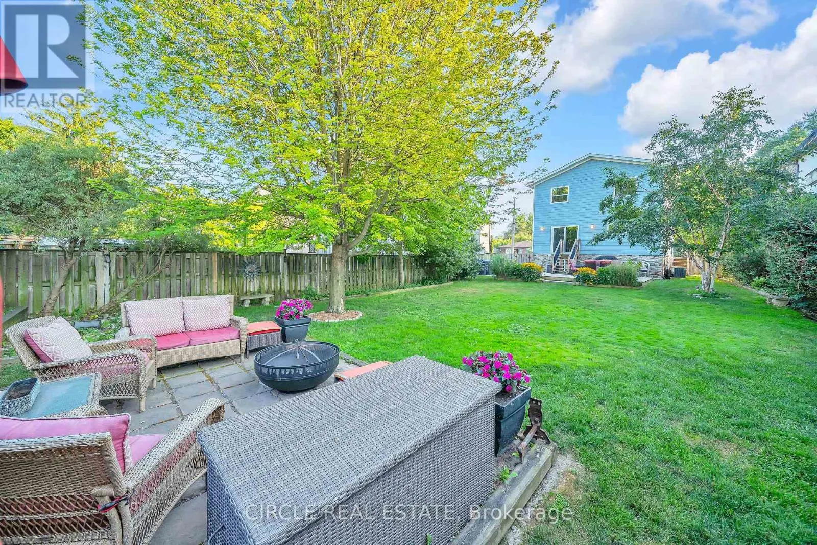 1043 SHAW DRIVE