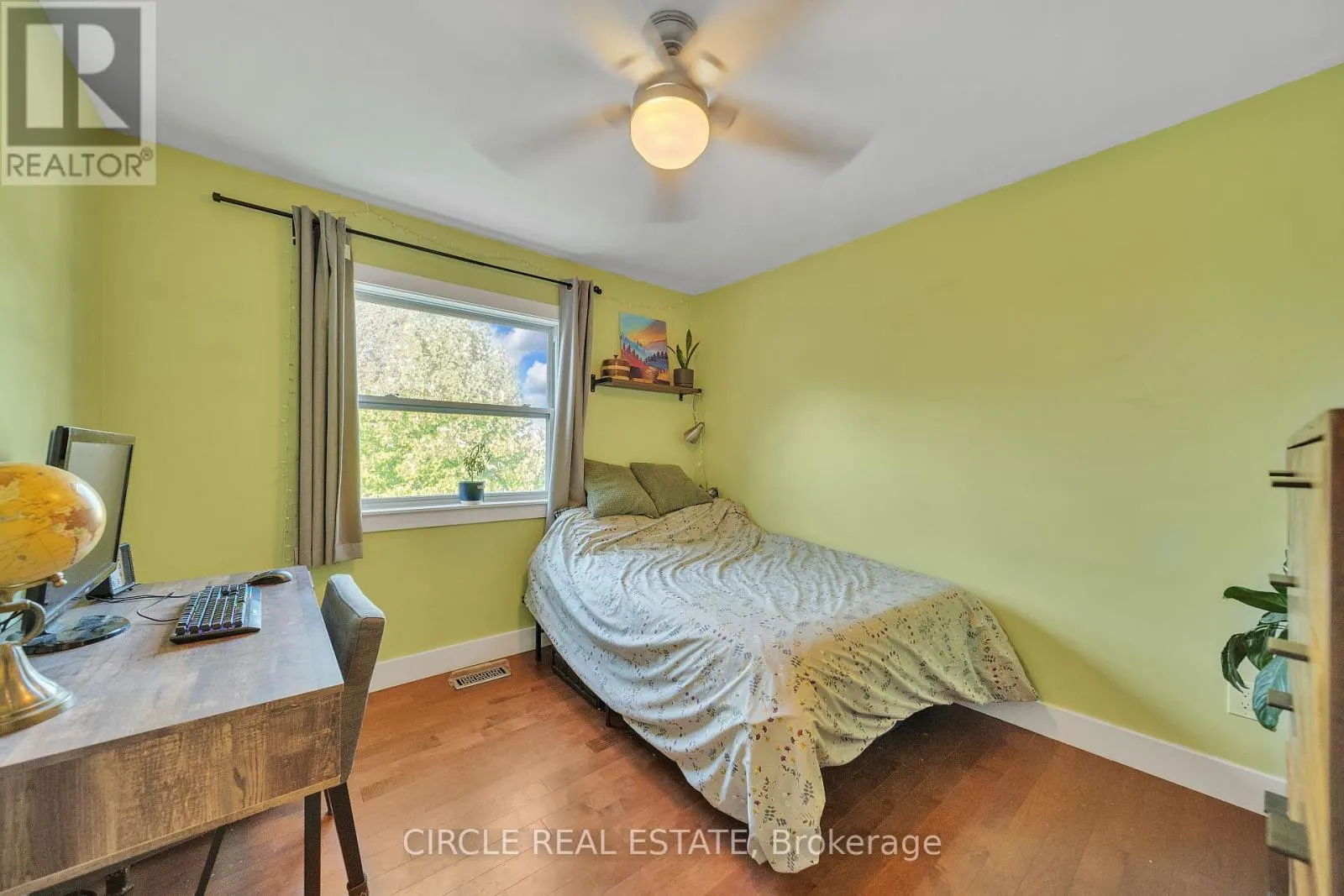 1043 SHAW DRIVE