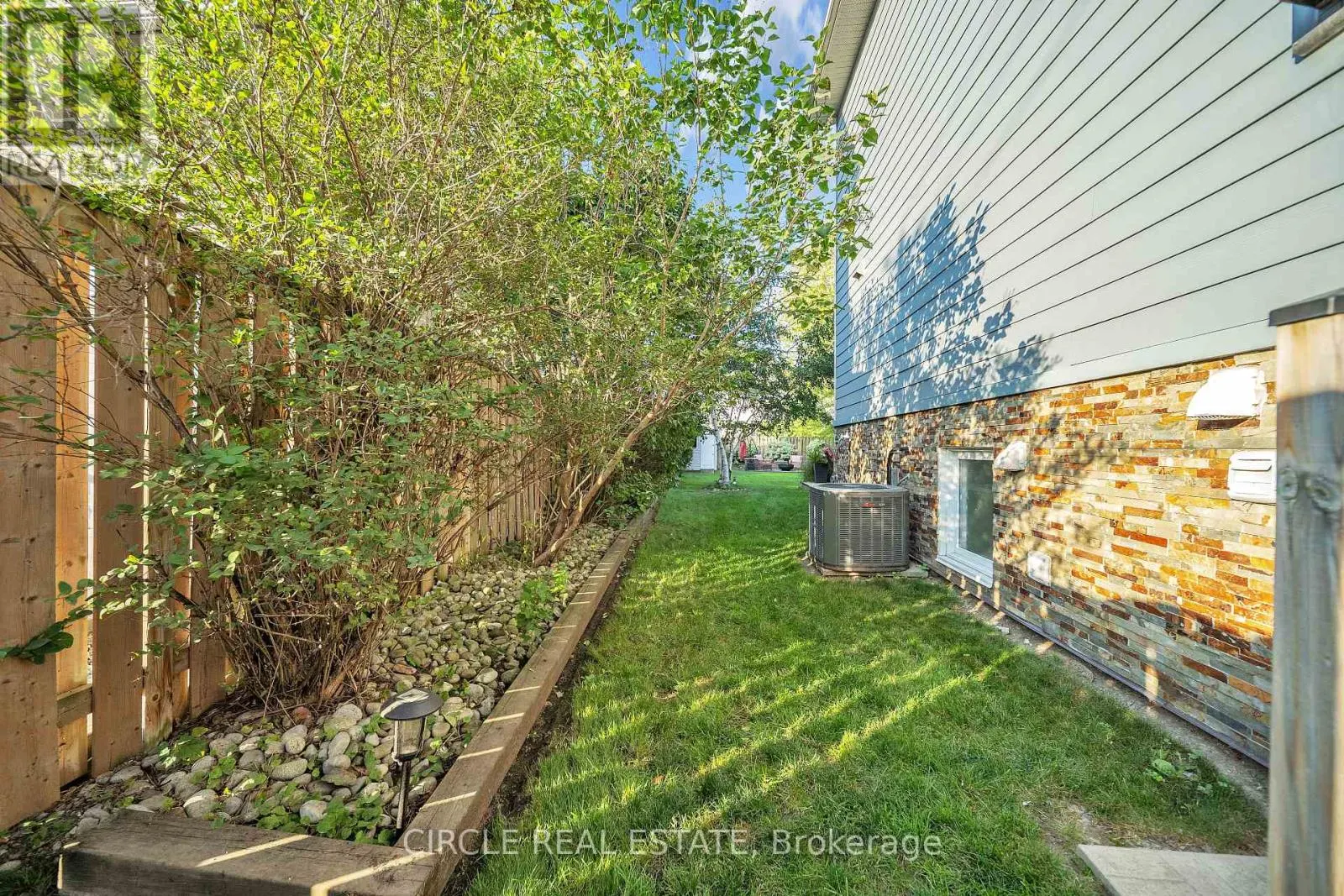 1043 SHAW DRIVE