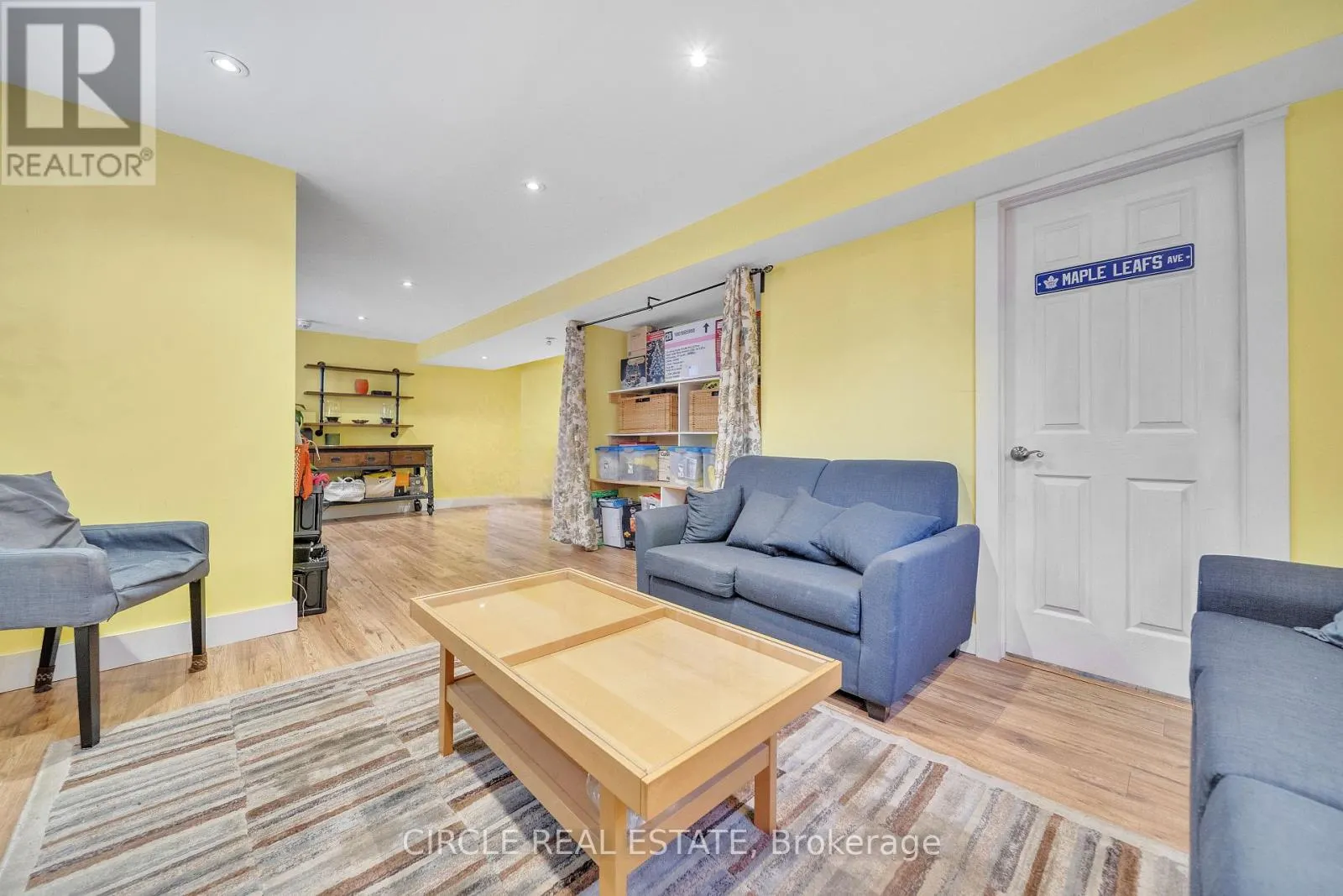 1043 SHAW DRIVE