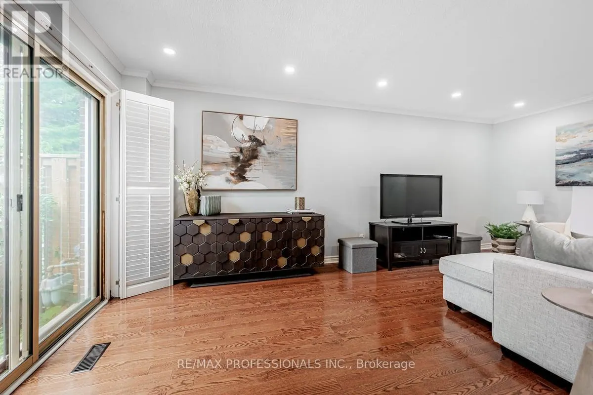 41 - 1180 MISSISSAUGA VALLEY BOULEVARD