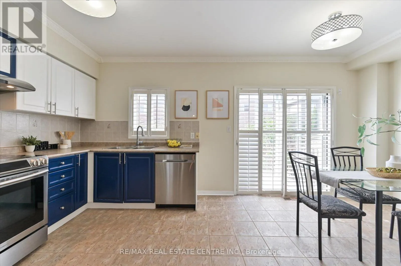 1091 WINDBROOK GROVE