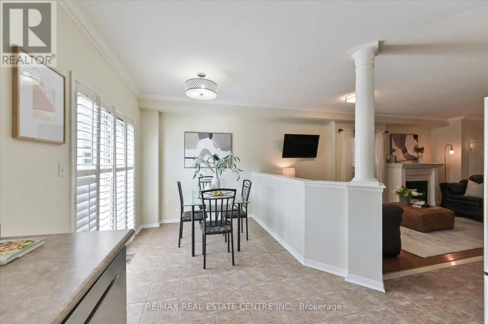 1091 WINDBROOK GROVE