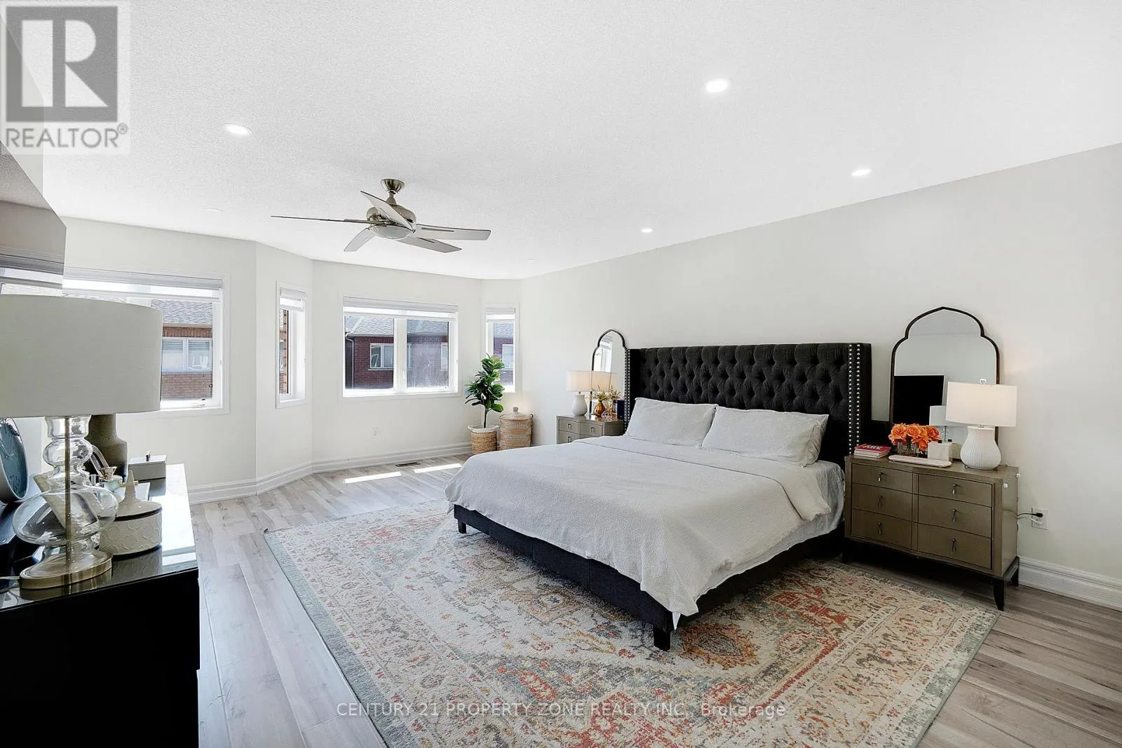 12 LEDGEROCK ROAD