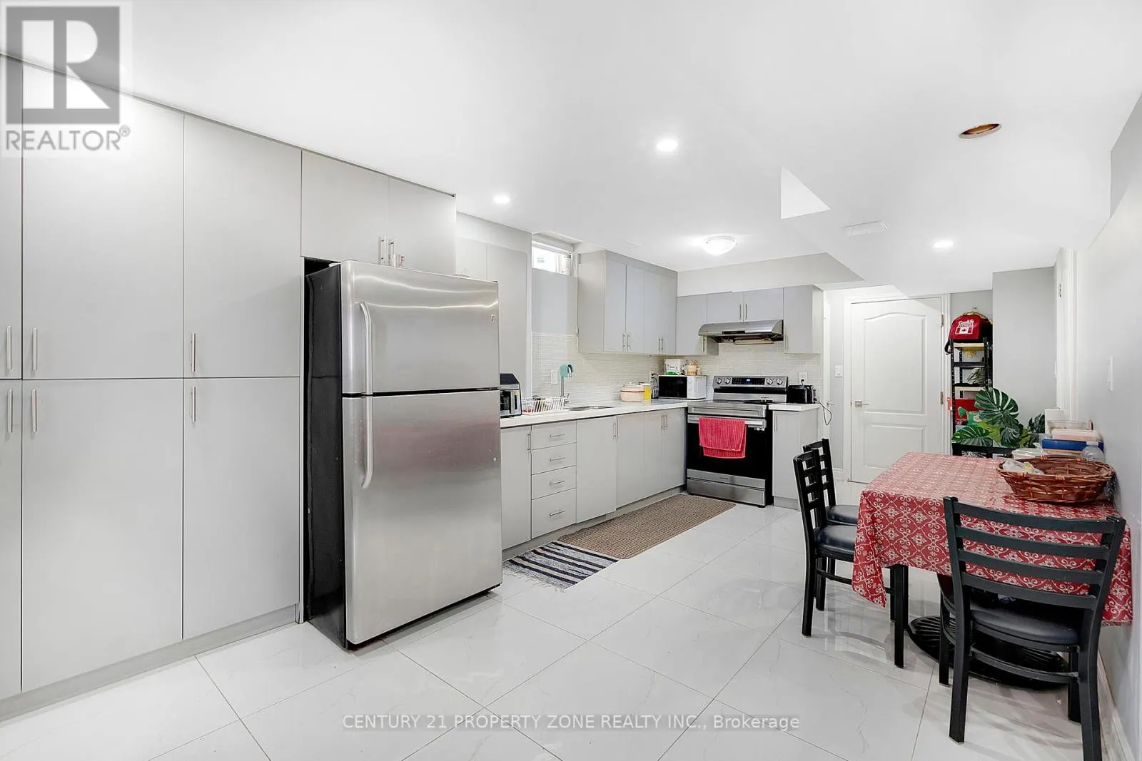 12 LEDGEROCK ROAD