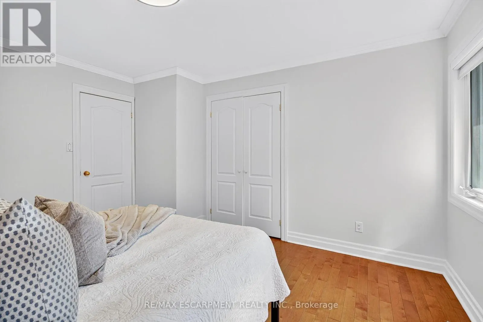 1262 MISSISSAUGA ROAD