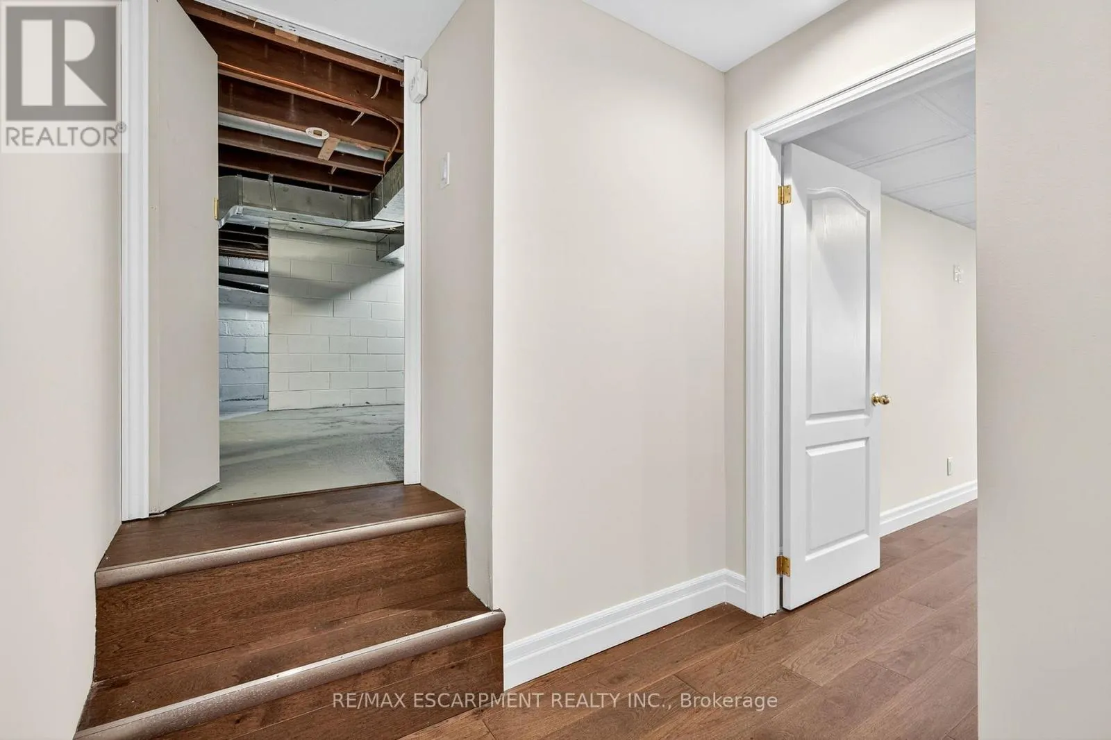 1262 MISSISSAUGA ROAD
