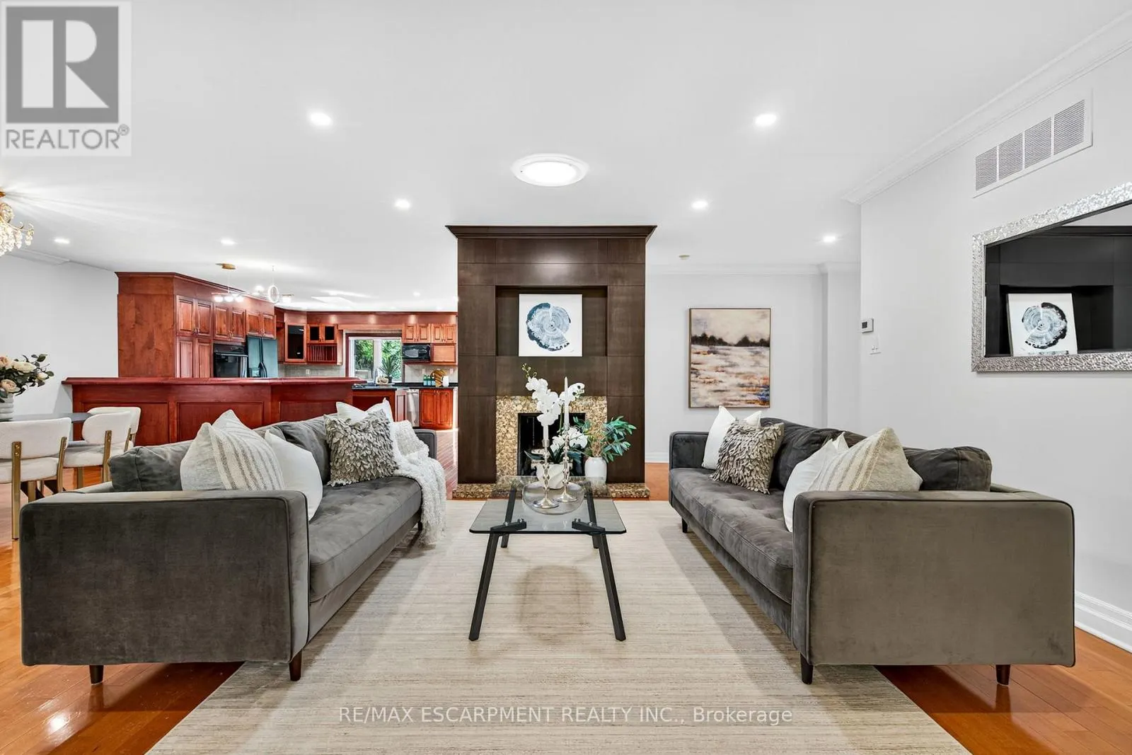 1262 MISSISSAUGA ROAD