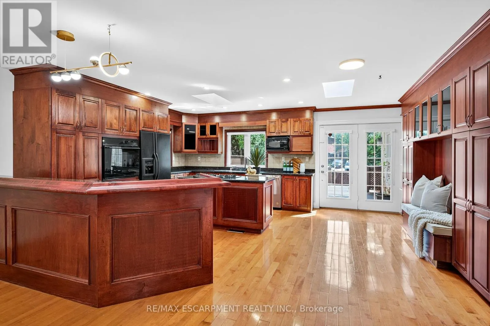 1262 MISSISSAUGA ROAD