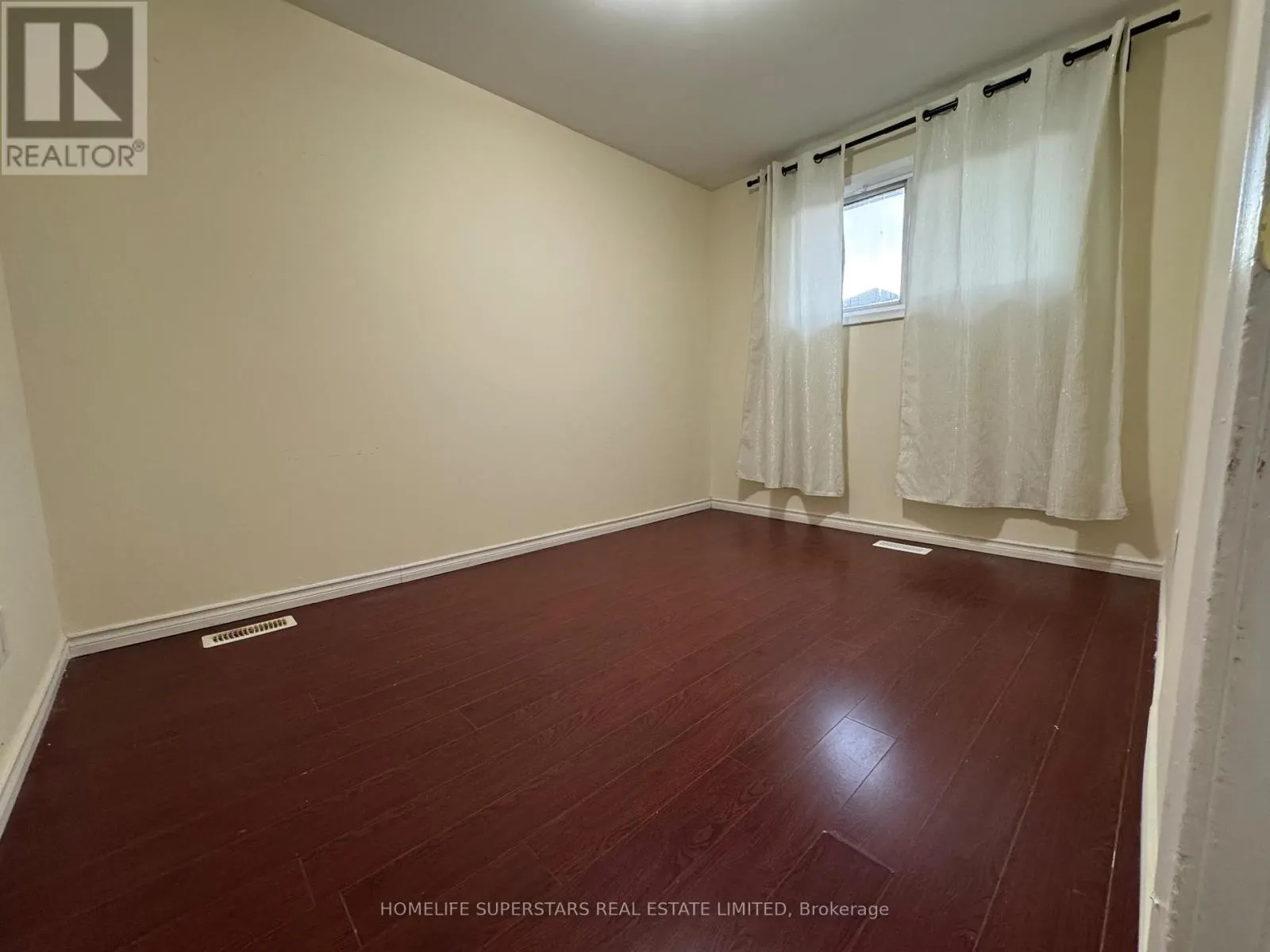 (MAIN FLOOR) - 24 FARR AVENUE