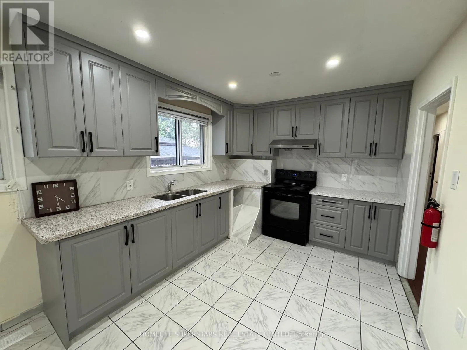 (MAIN FLOOR) - 24 FARR AVENUE