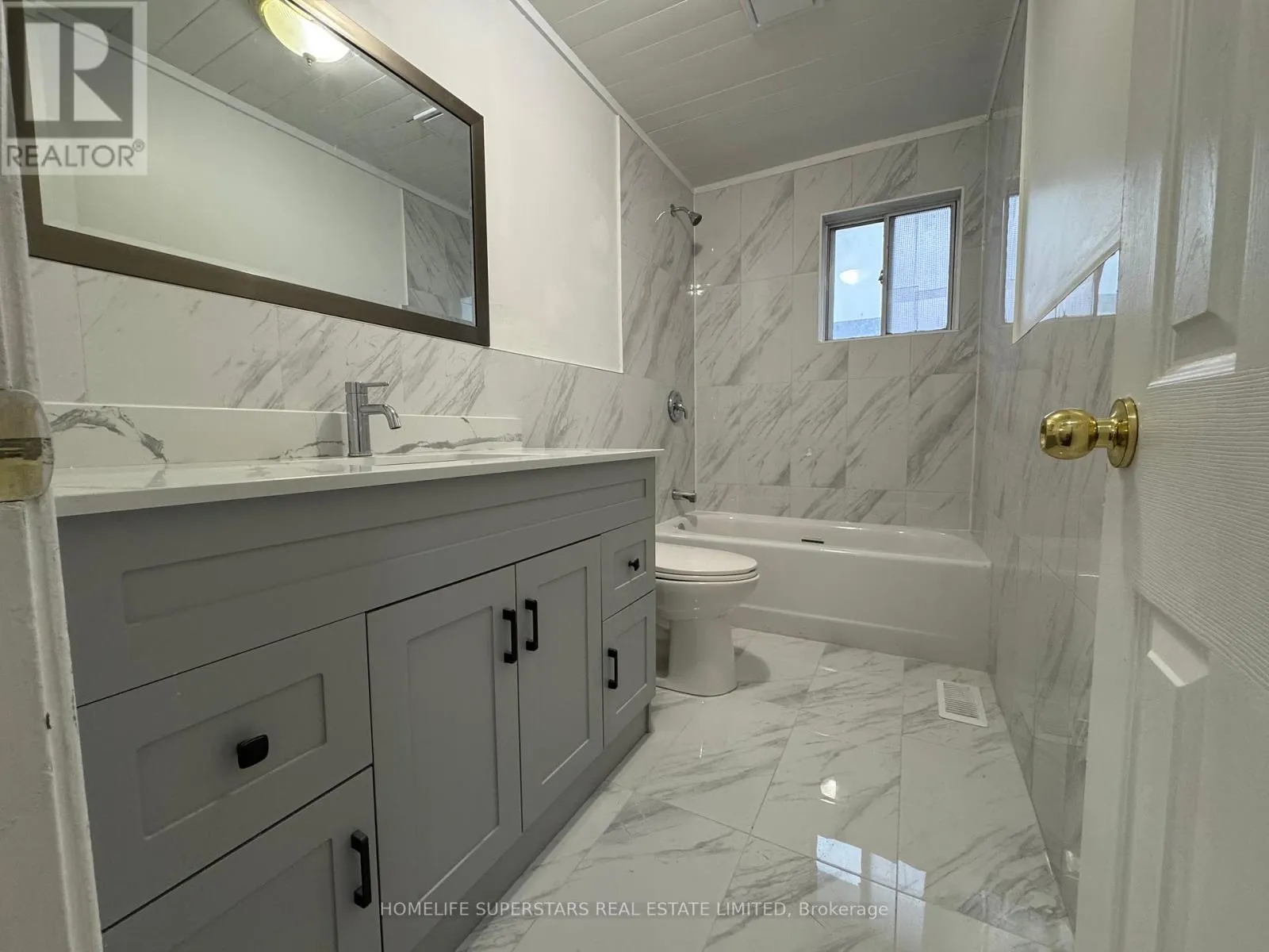 (MAIN FLOOR) - 24 FARR AVENUE