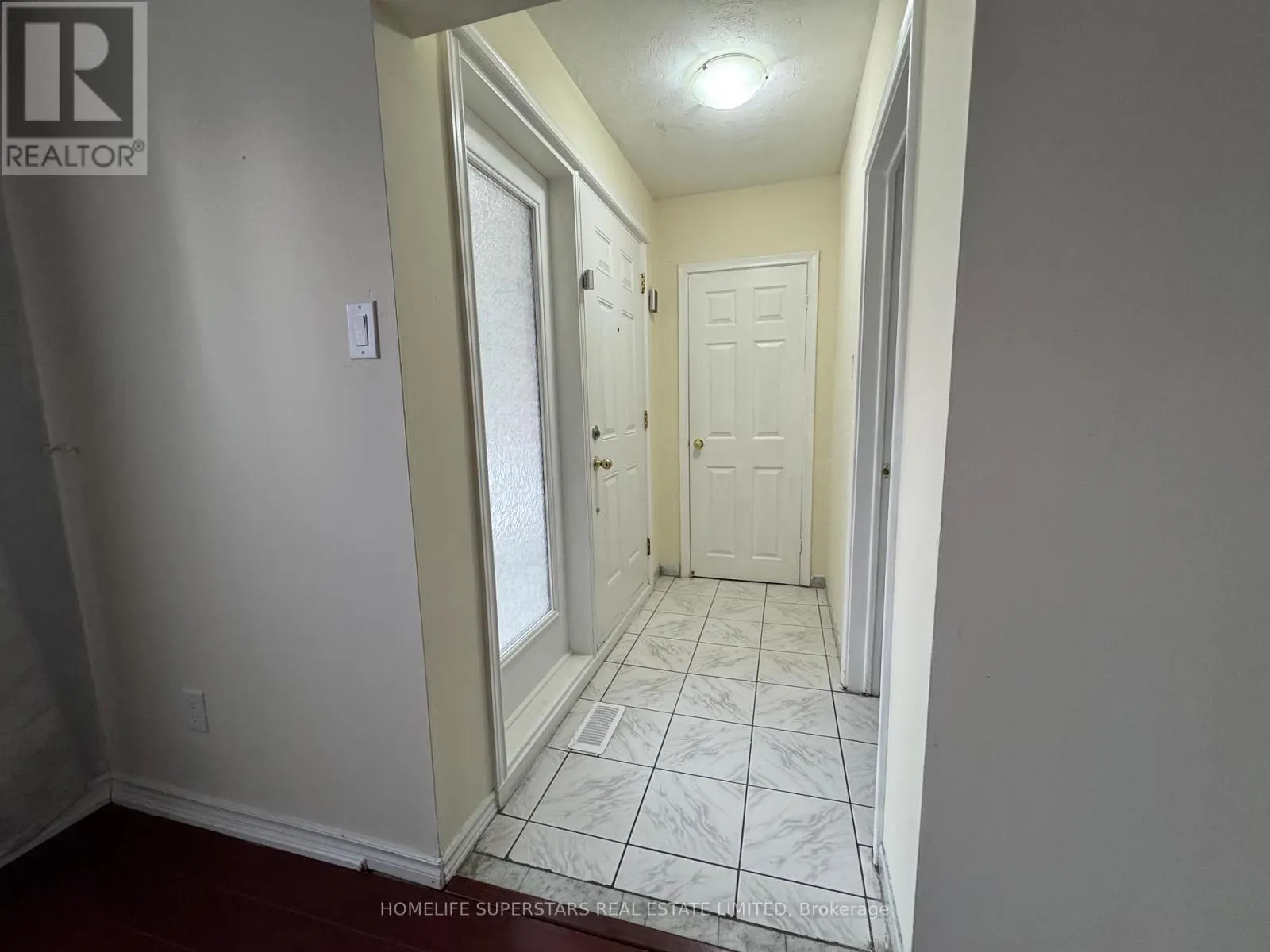 (MAIN FLOOR) - 24 FARR AVENUE
