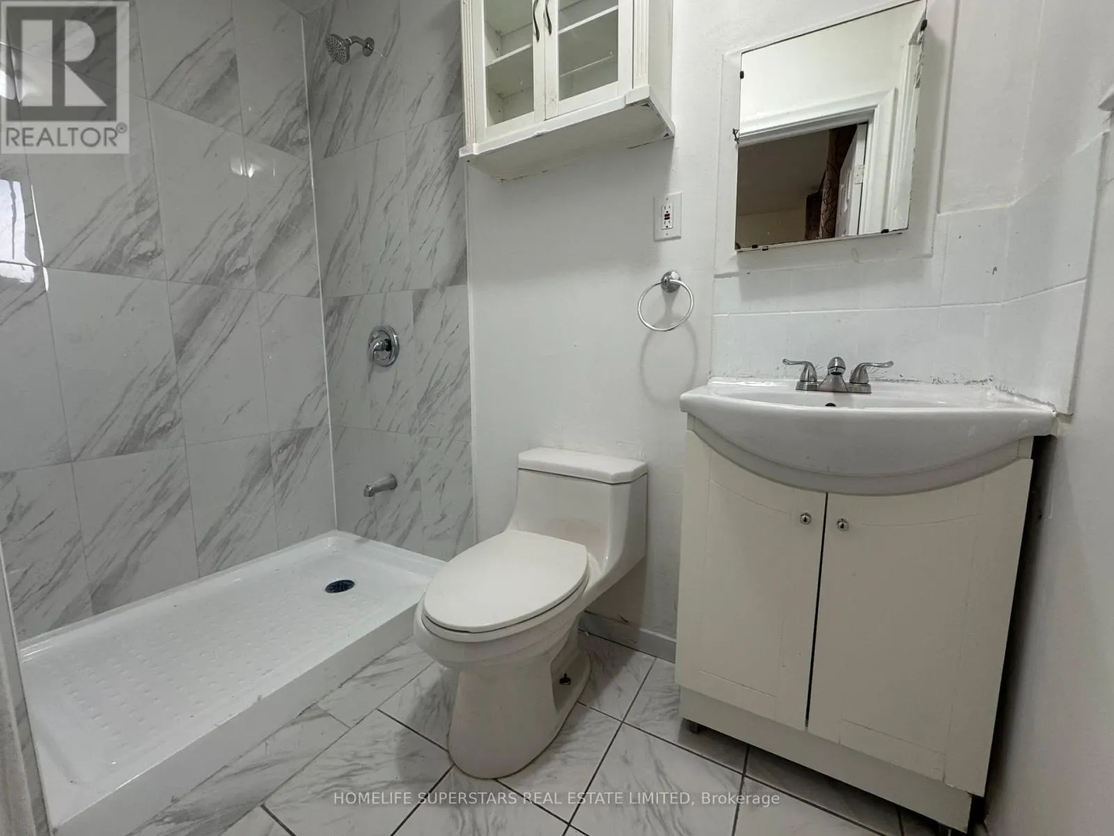 (MAIN FLOOR) - 24 FARR AVENUE