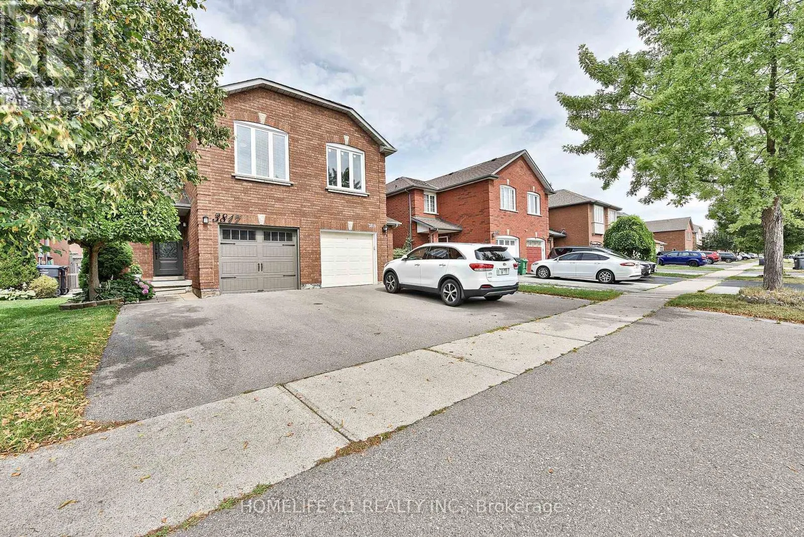 3817 DENSBURY DRIVE