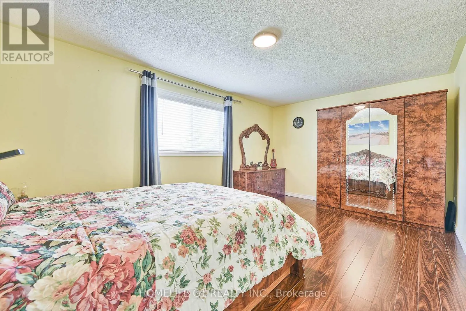 3817 DENSBURY DRIVE