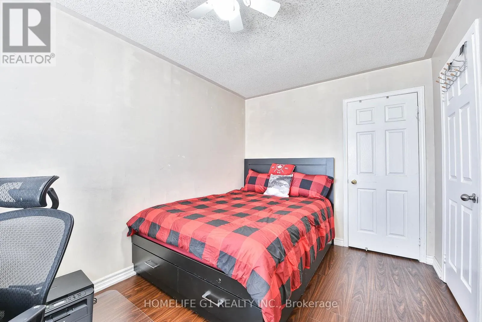 3817 DENSBURY DRIVE
