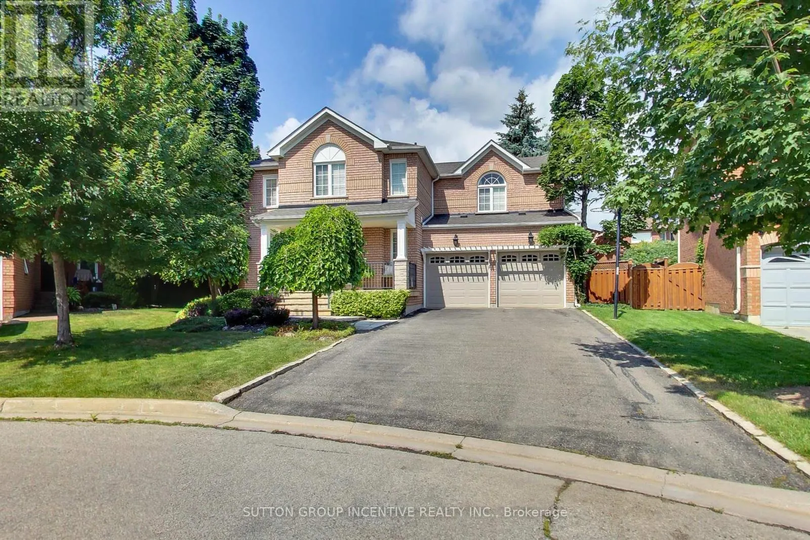11 SAFARI COURT