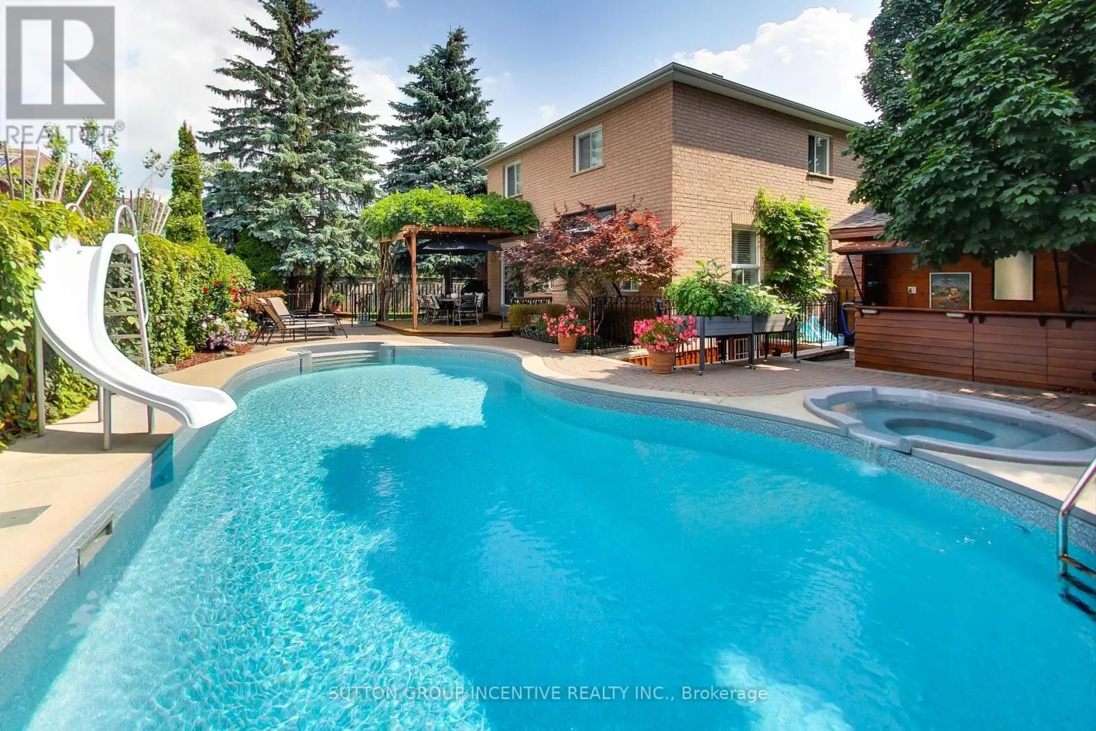 11 SAFARI COURT