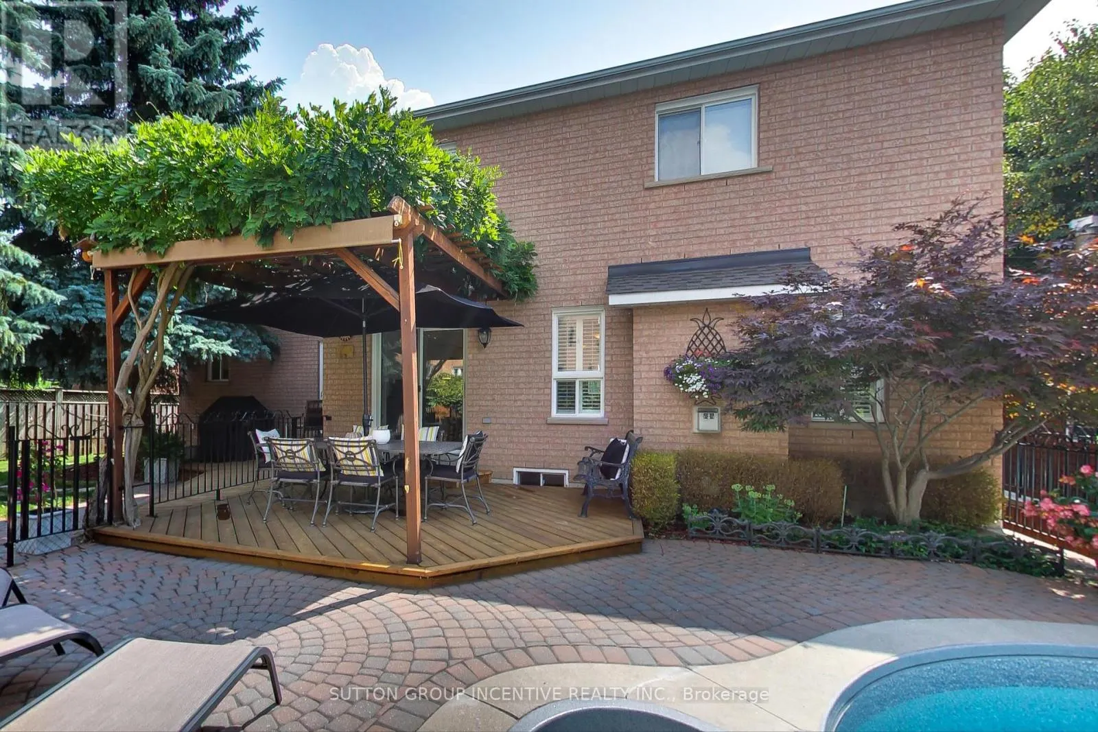 11 SAFARI COURT