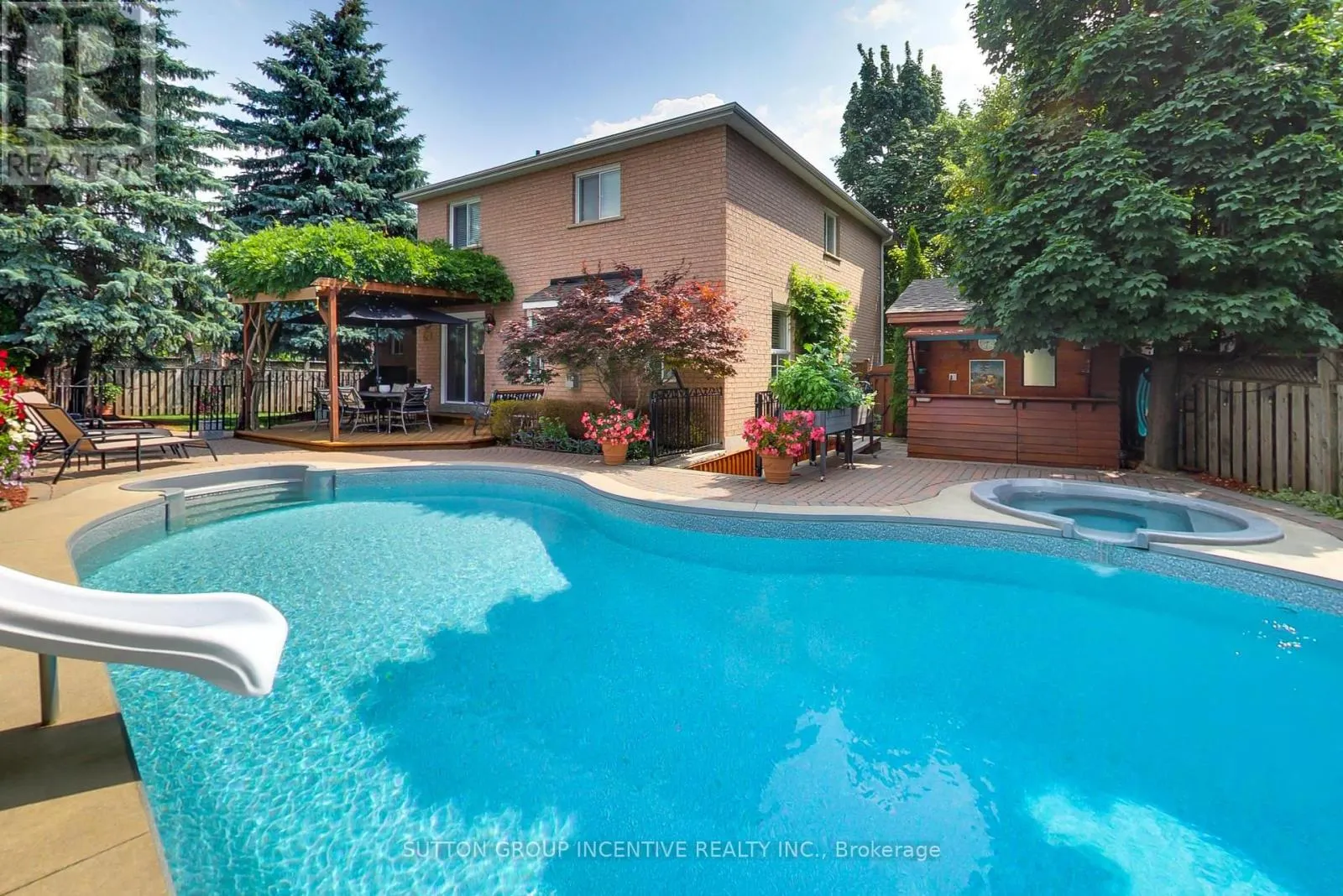 11 SAFARI COURT