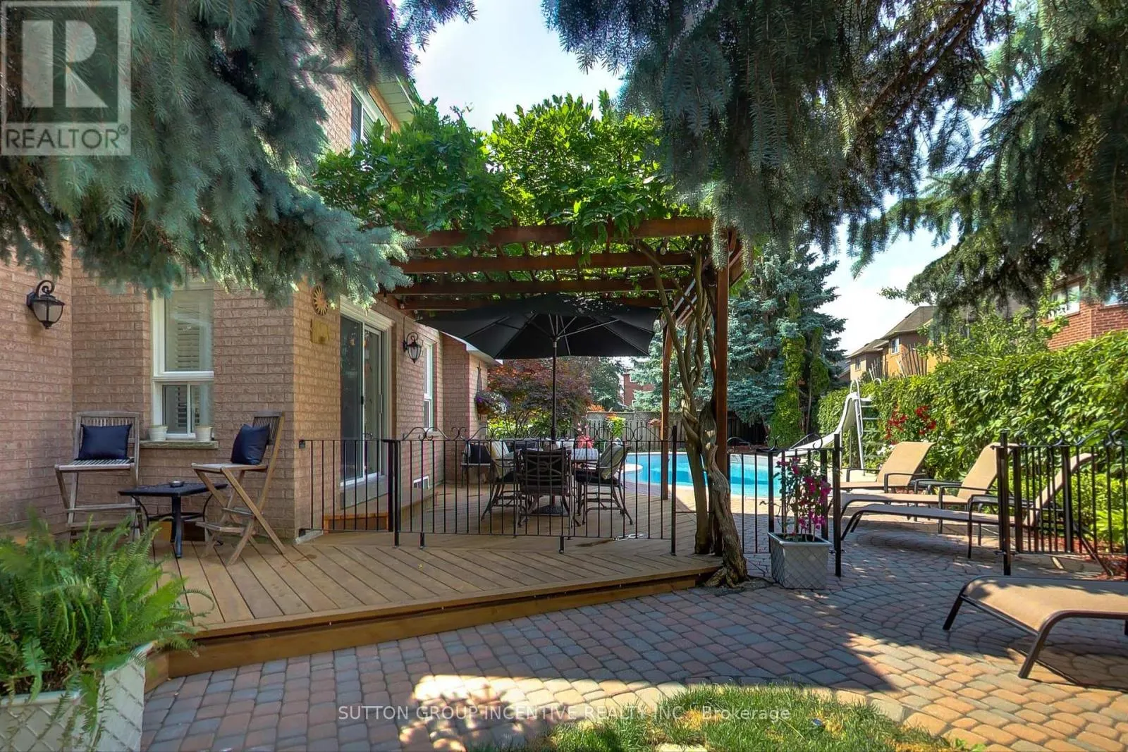 11 SAFARI COURT