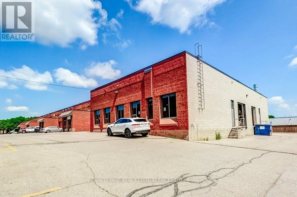 12 - 2576 DUNWIN DRIVE